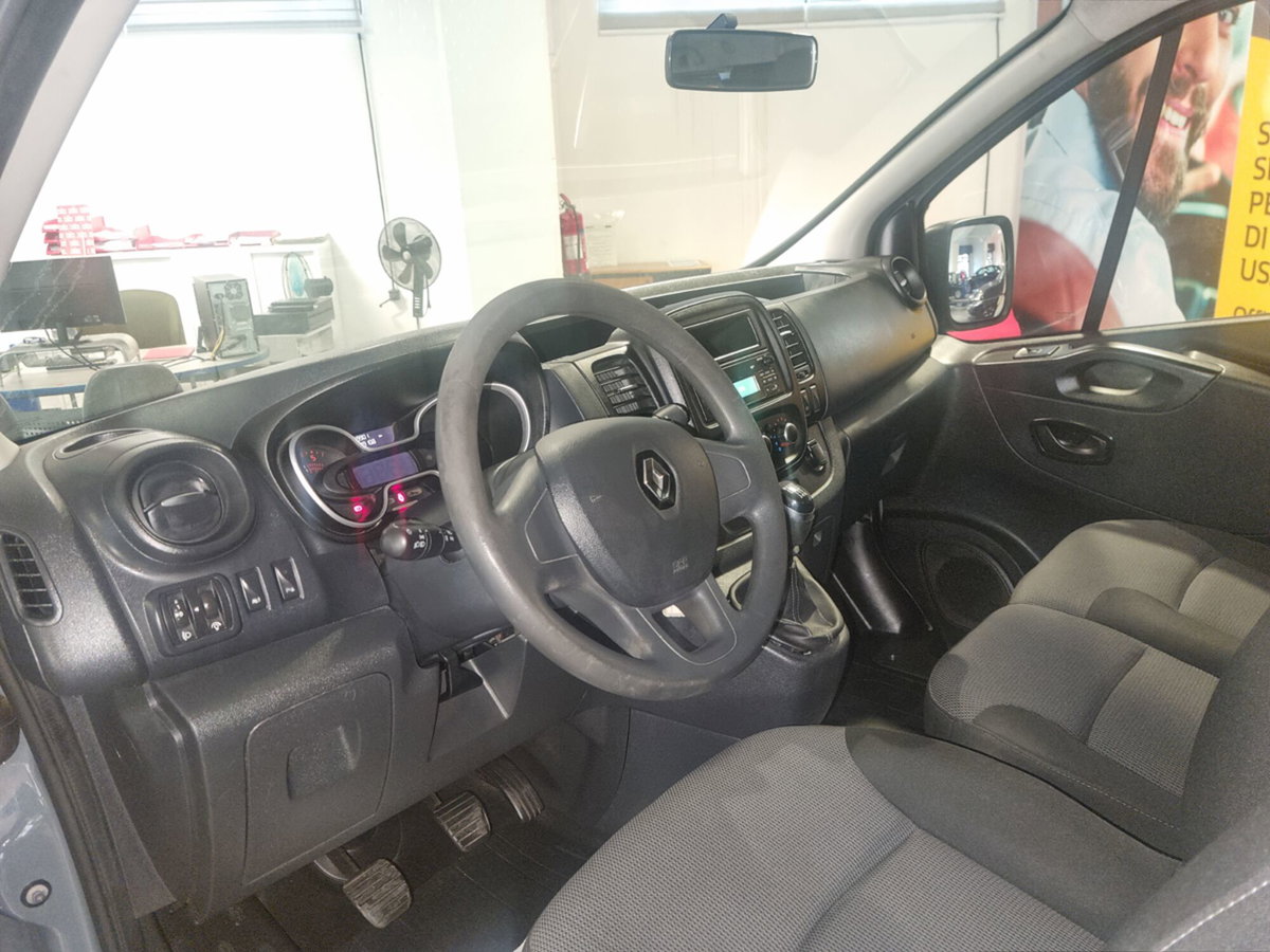 Renault Trafic Furgone T27 2.0 dCi 145CV EDC PC-TN Zen Energy (6)