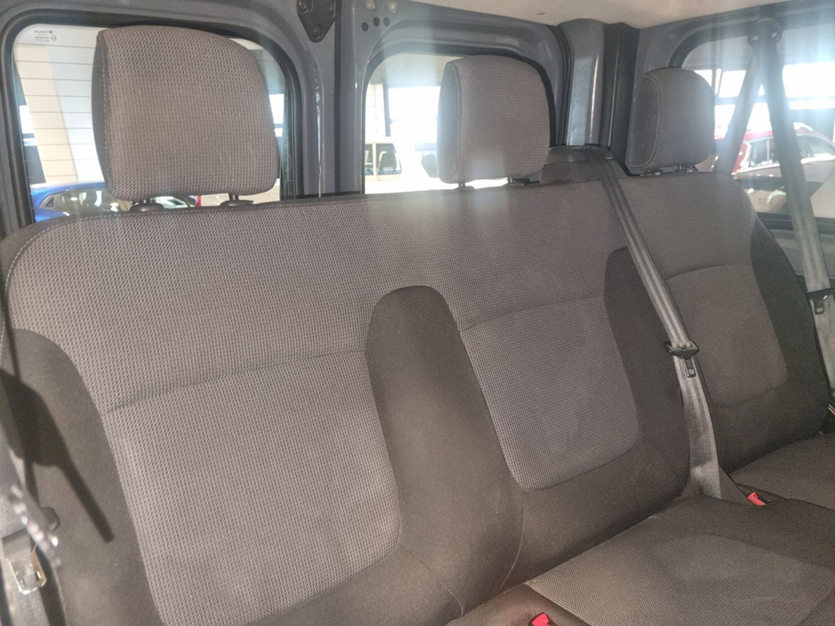 Renault Trafic Furgone T27 2.0 dCi 145CV EDC PC-TN Zen Energy (8)