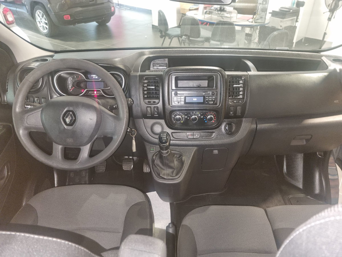 Renault Trafic Furgone T27 2.0 dCi 145CV EDC PC-TN Zen Energy (9)