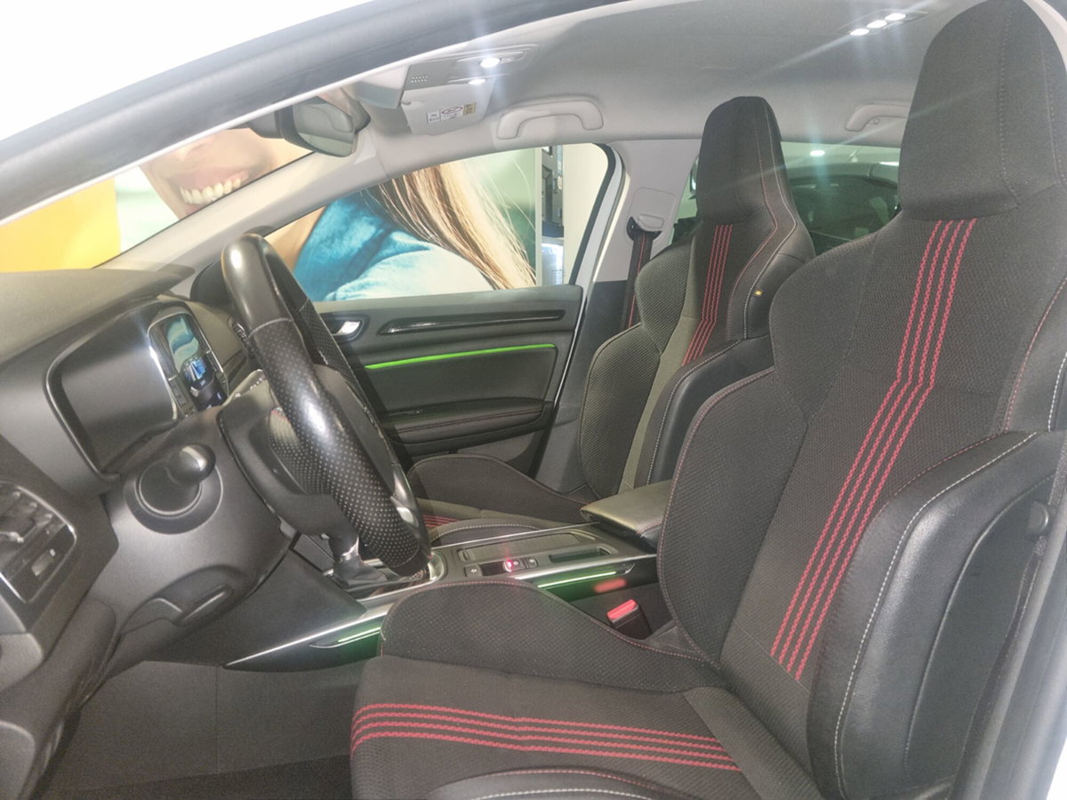 Renault Mégane Sporter Plug-in Hybrid E-TECH 160 R.S. Line (8)