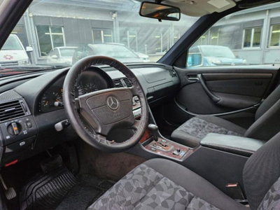 Mercedes-Benz Classe C 180 cat Classic (8)
