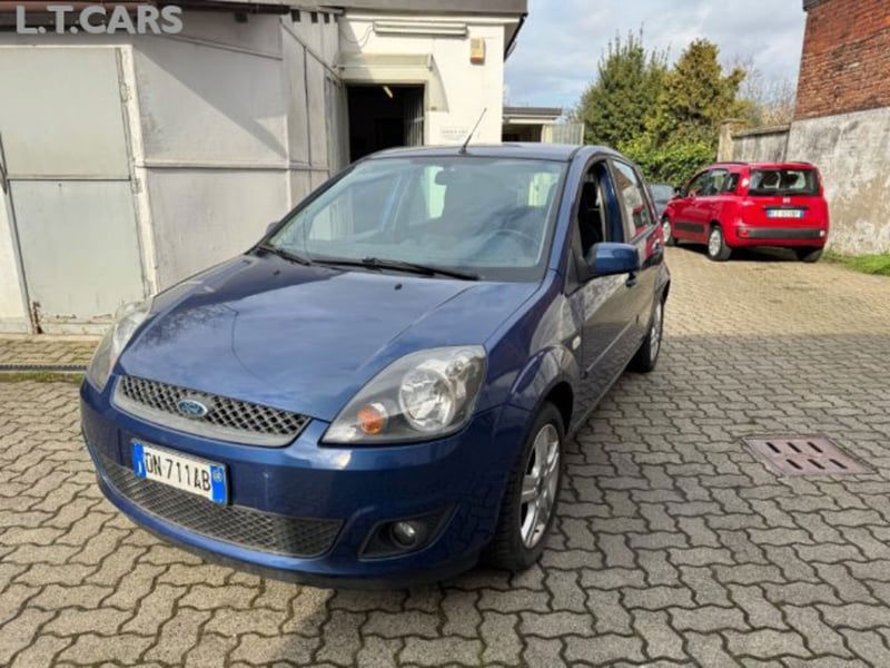 Ford Fiesta 1.4 TDCi 68CV 5 porte Titanium