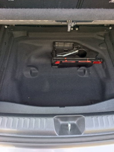Mercedes-Benz GLA SUV 200 d Automatic Premium (12)