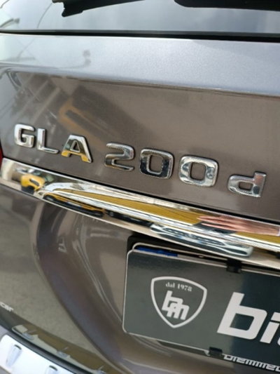 Mercedes-Benz GLA SUV 200 d Automatic Premium (7)