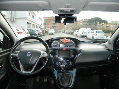 Lancia Ypsilon 1.2 69 CV 5 porte Gold (11)