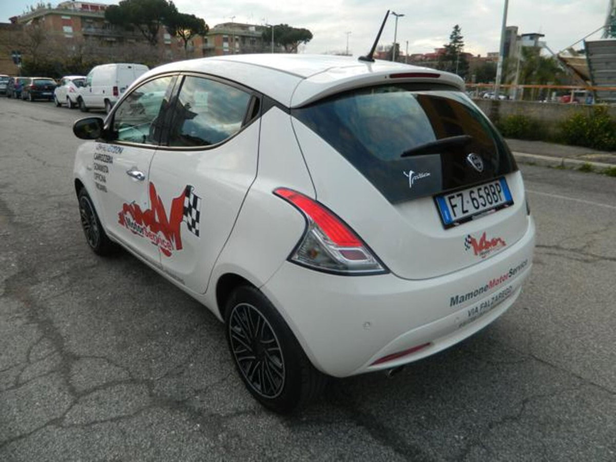 Lancia Ypsilon 1.2 69 CV 5 porte Gold (5)