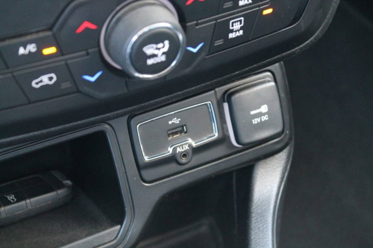 Jeep Renegade 1.6 Mjt 120 CV Limited (19)