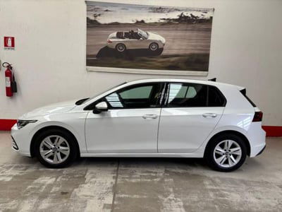 Volkswagen Golf 1.5 TGI DSG Life usata