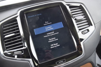 Volvo XC90 D5 AWD Geartronic 7 posti Inscription (13)