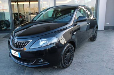 Lancia Ypsilon 1.0 FireFly 5 porte S&S Hybrid Ecochic Gold usata