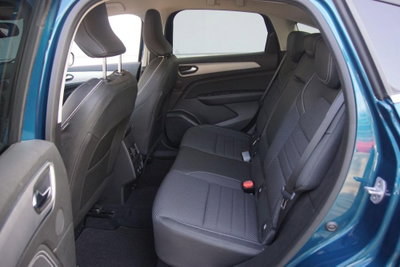 Renault Arkana E-Tech 145 CV Intens (12)
