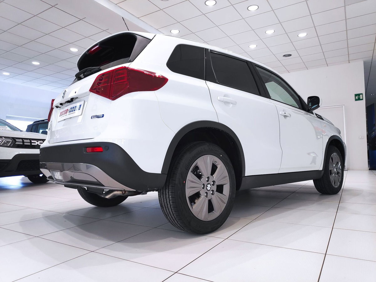 Suzuki Vitara 1.4 Hybrid Starview (12)