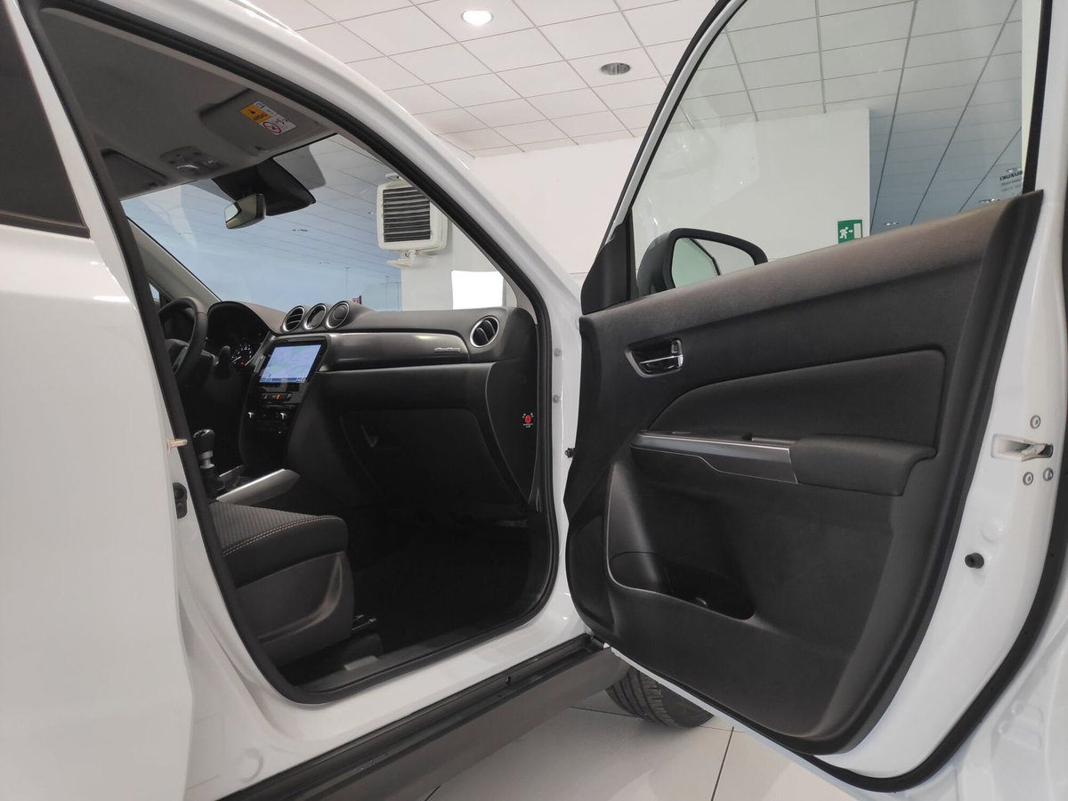 Suzuki Vitara 1.4 Hybrid Starview (15)