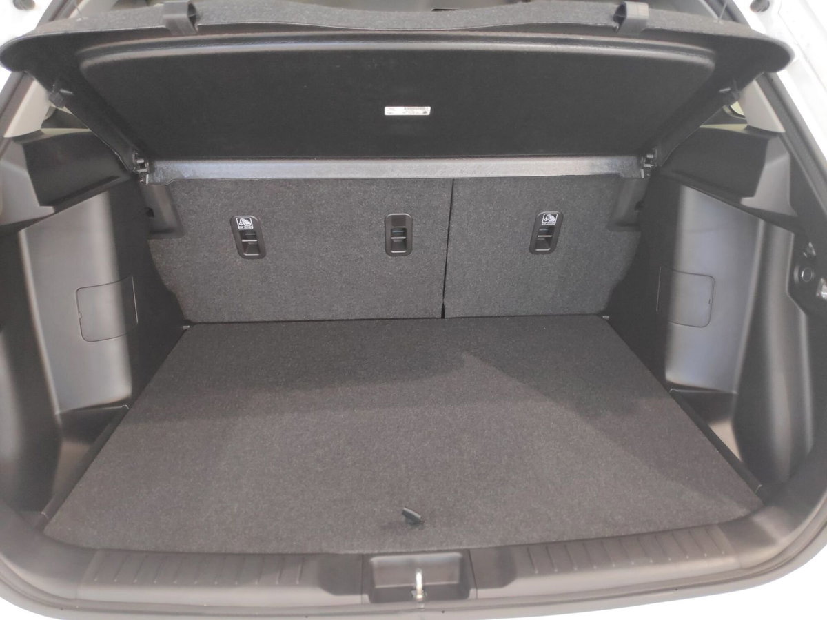 Suzuki Vitara 1.4 Hybrid Starview (16)