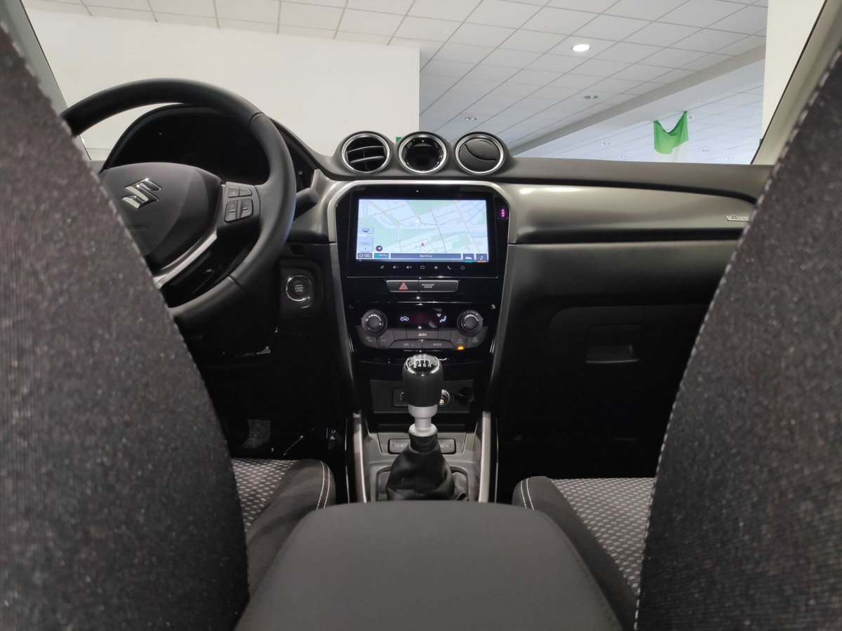 Suzuki Vitara 1.4 Hybrid Starview (19)