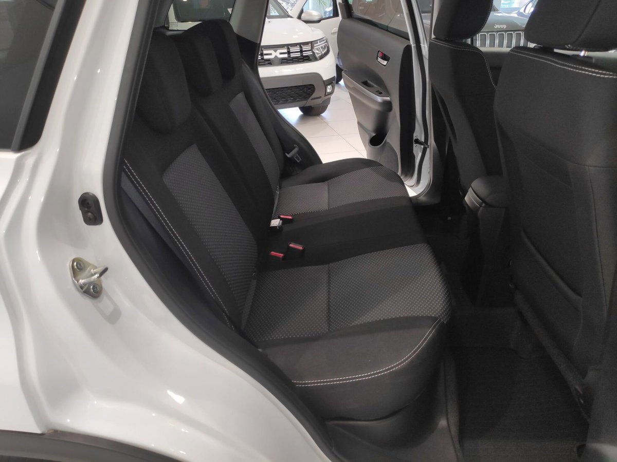 Suzuki Vitara 1.4 Hybrid Starview (6)