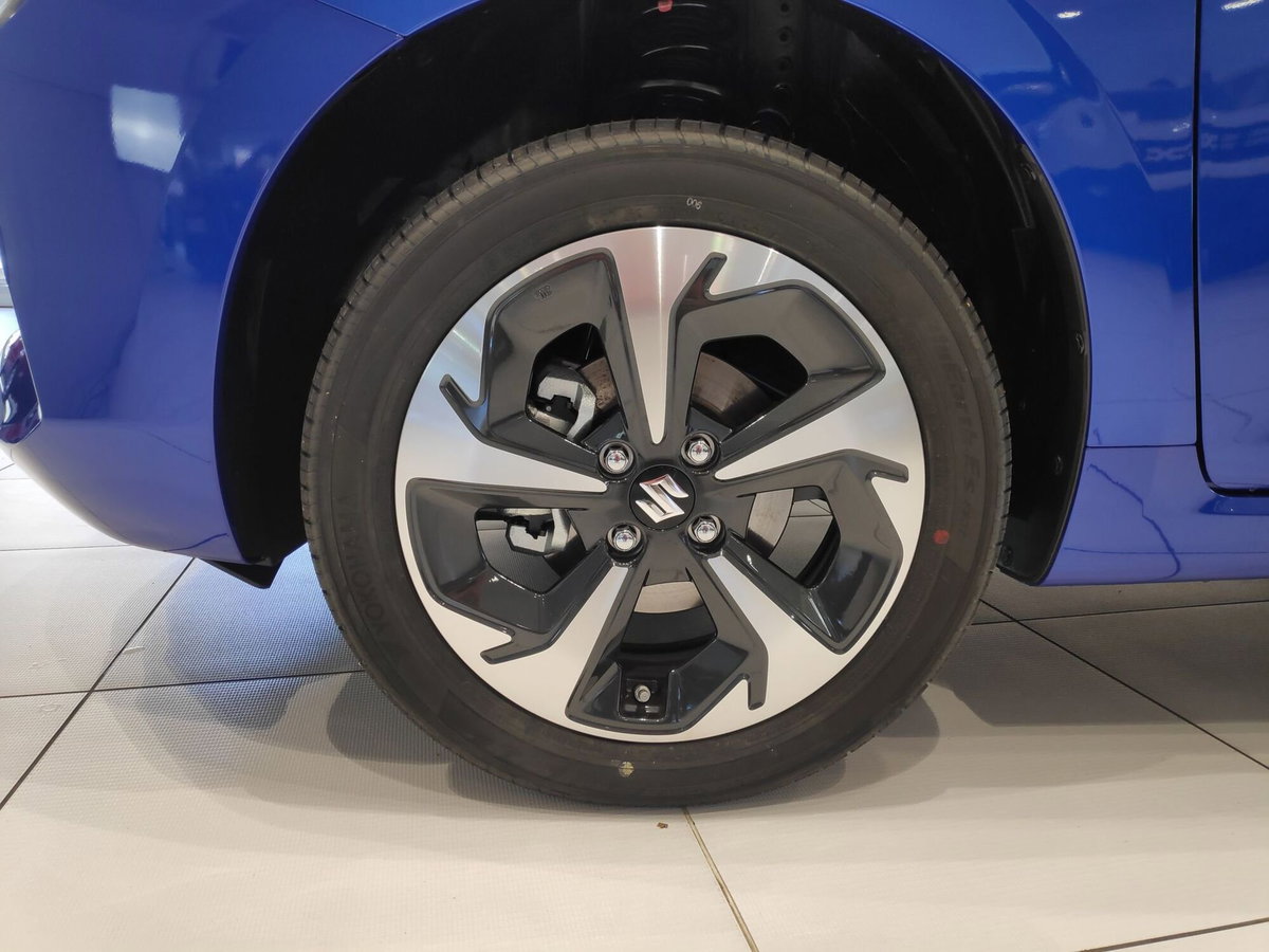 Suzuki Swift 1.2 Hybrid Cool (8)