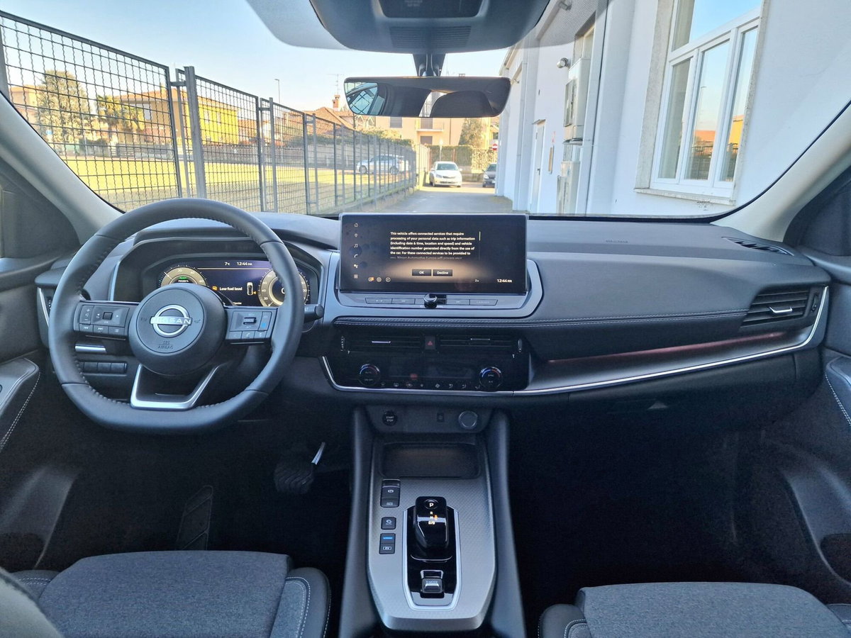 Nissan Qashqai 1.3 mhev Acenta 2wd 140cv (12)