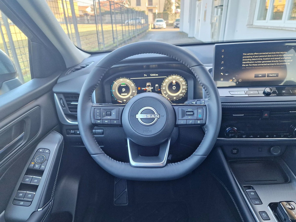Nissan Qashqai 1.3 mhev Acenta 2wd 140cv (13)