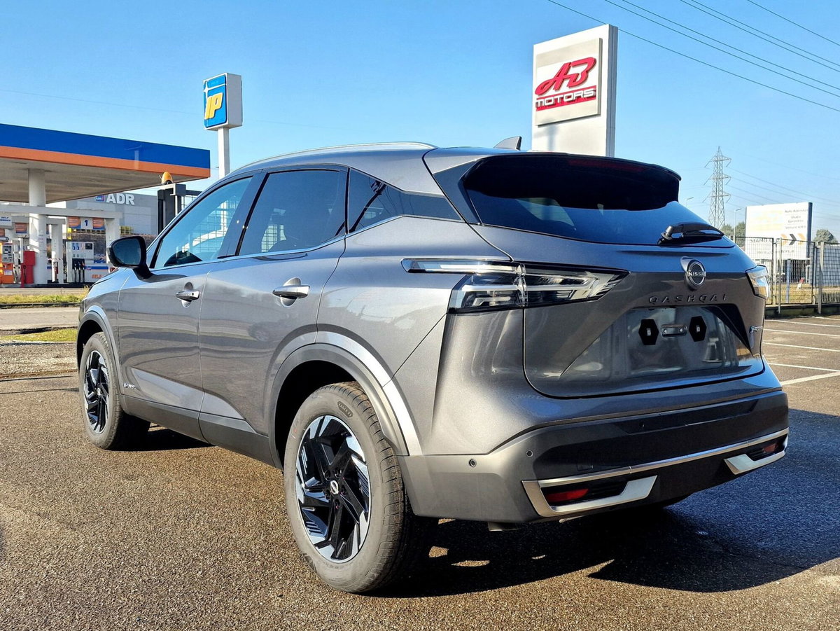Nissan Qashqai 1.3 mhev Acenta 2wd 140cv (7)