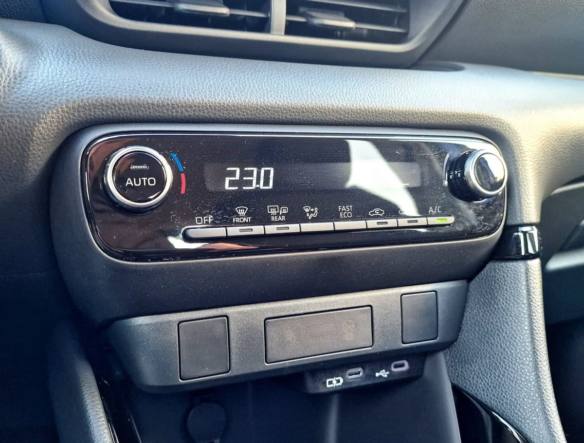 Toyota Yaris 1.5 Hybrid 5 porte Energy (18)