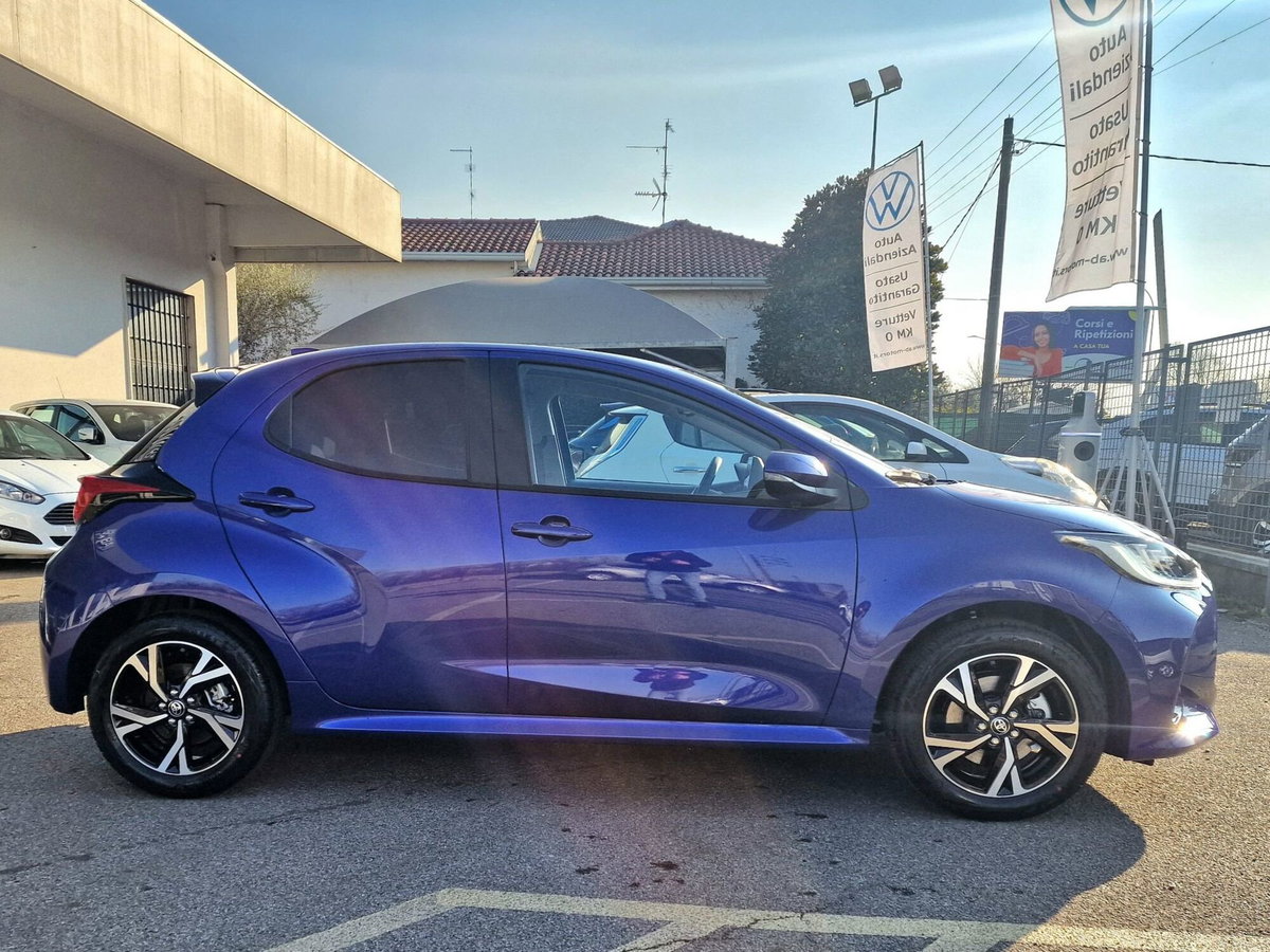 Toyota Yaris 1.5 Hybrid 5 porte Energy (4)