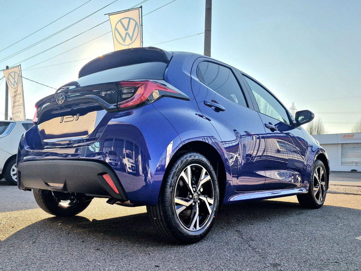 Toyota Yaris 1.5 Hybrid 5 porte Energy (5)
