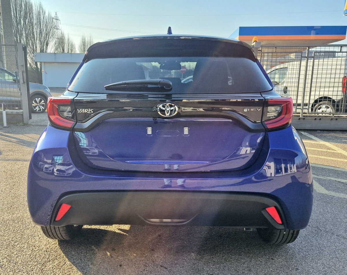 Toyota Yaris 1.5 Hybrid 5 porte Energy (6)