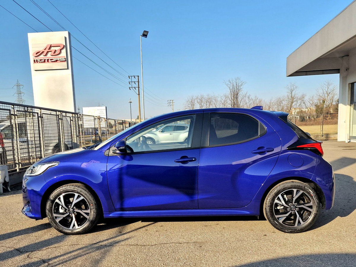 Toyota Yaris 1.5 Hybrid 5 porte Energy (8)