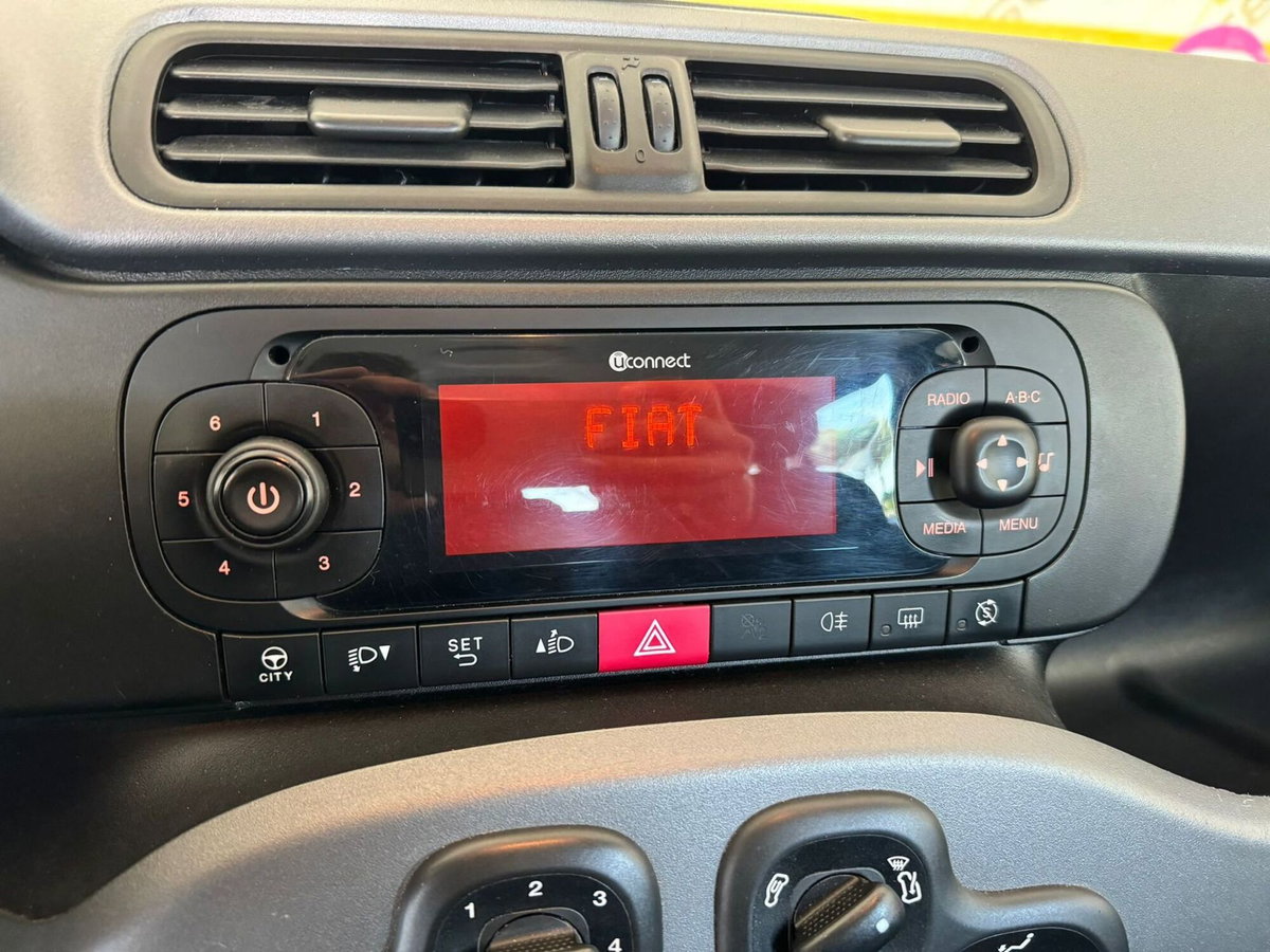 Fiat Panda 1.0 FireFly S&S Hybrid City Cross (13)