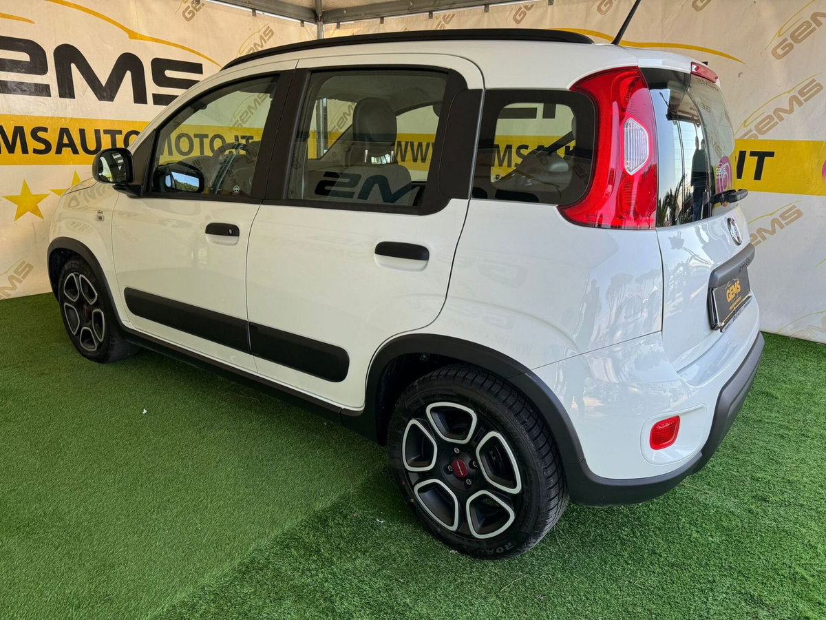 Fiat Panda 1.0 FireFly S&S Hybrid City Cross (6)