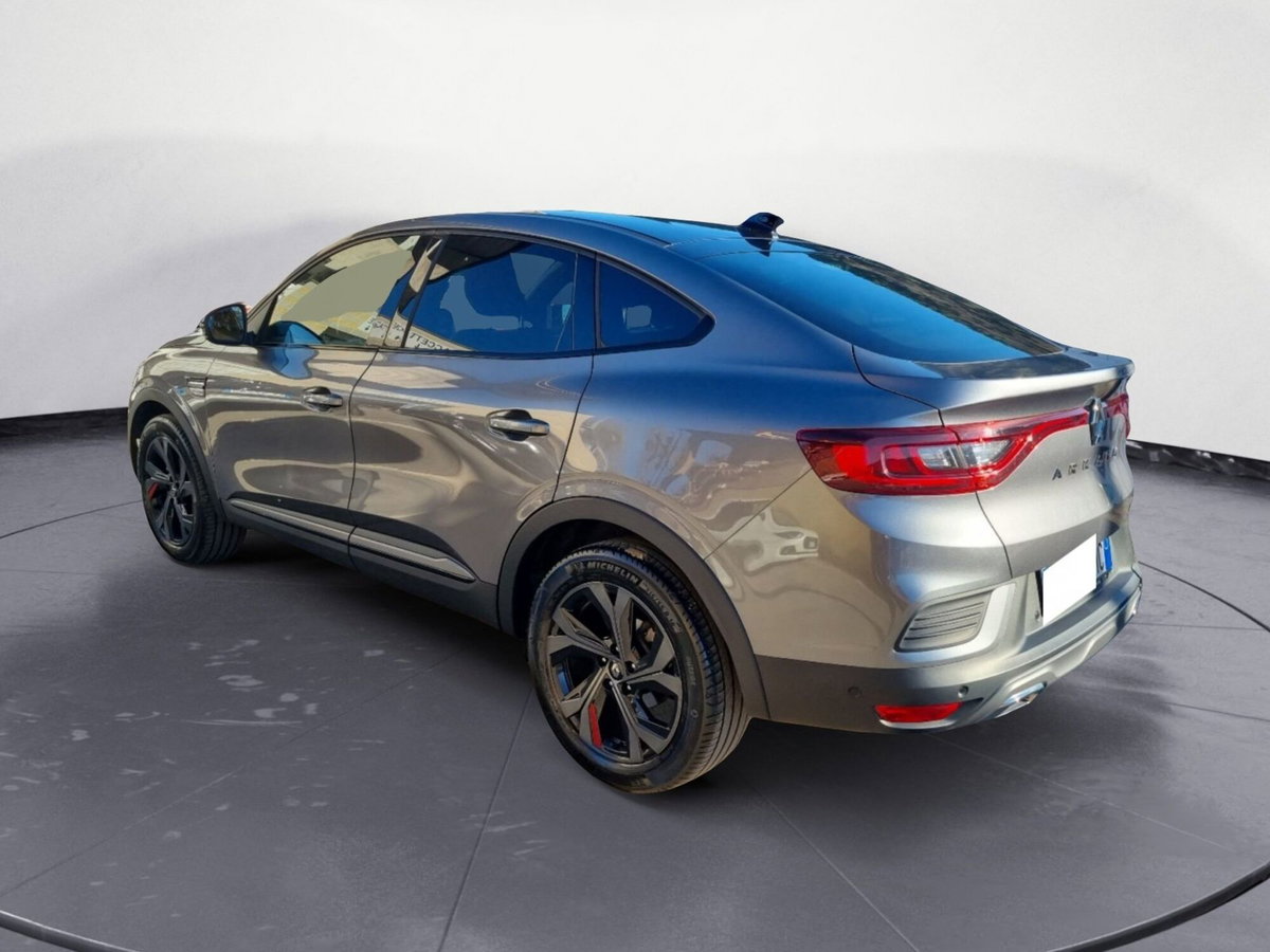 Renault Arkana E-Tech 145 CV R.S.Line Fast Track (3)