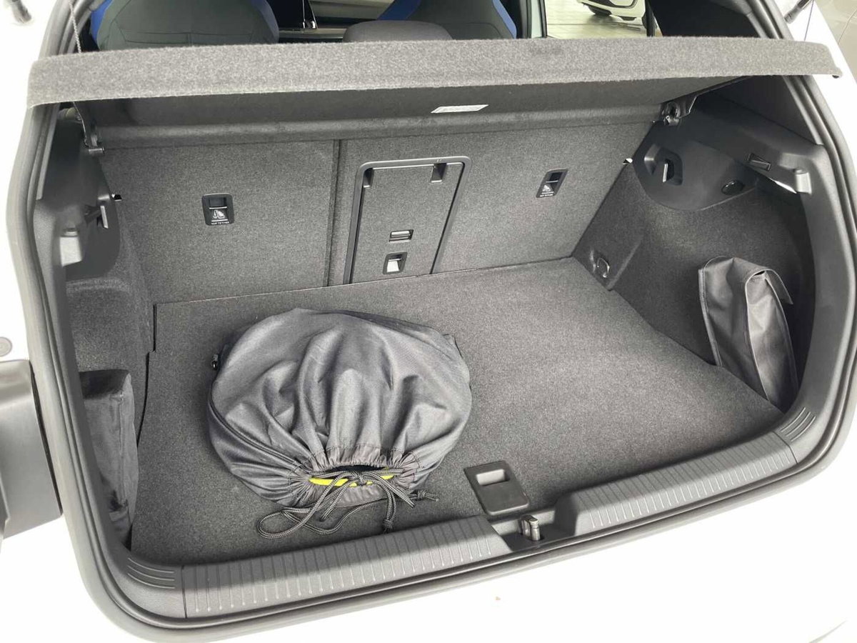 Volkswagen Golf 1.4 GTE DSG Plug-In Hybrid (14)