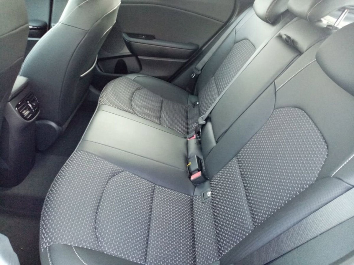 Kia XCeed 1.5 t-gdi mhev Business 140cv mt (10)