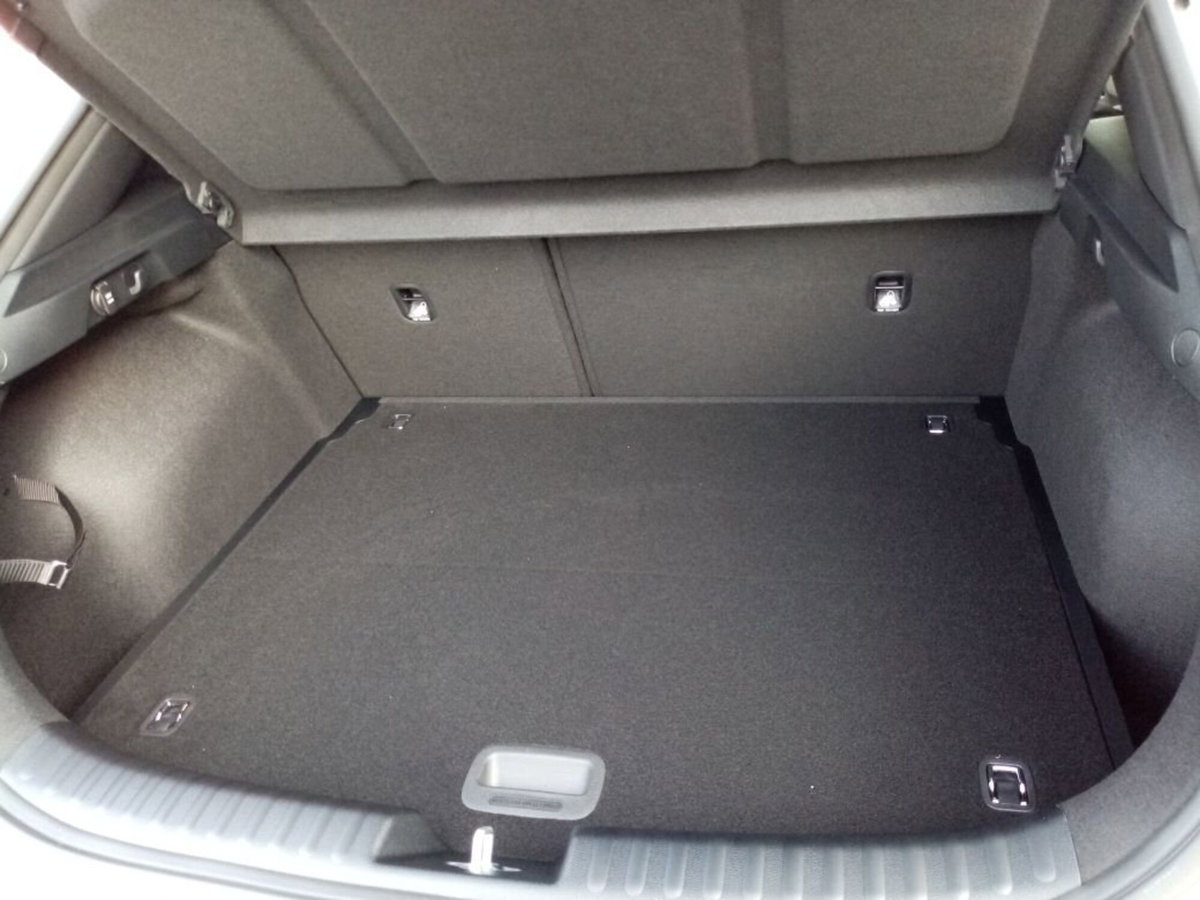 Kia XCeed 1.5 t-gdi mhev Business 140cv mt (11)