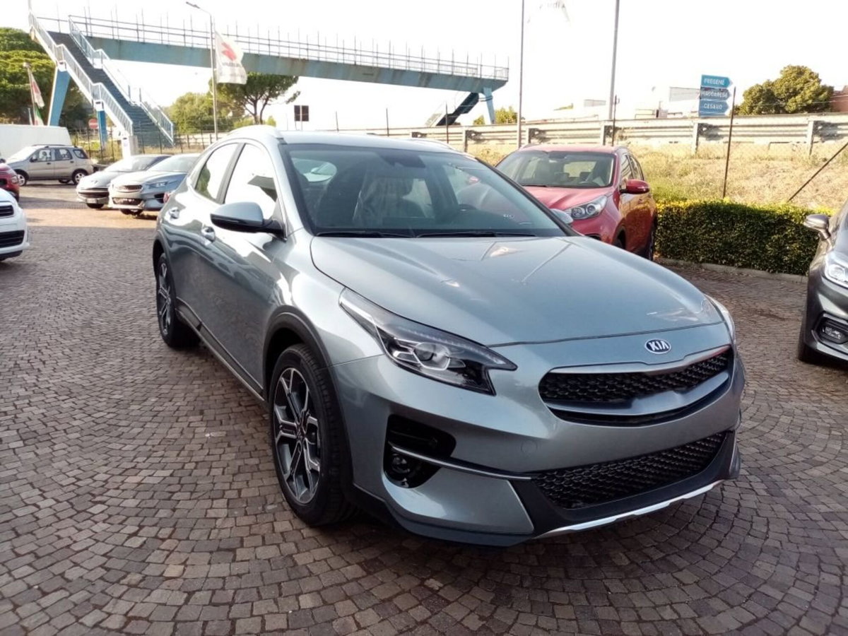 Kia XCeed 1.5 t-gdi mhev Business 140cv mt (2)