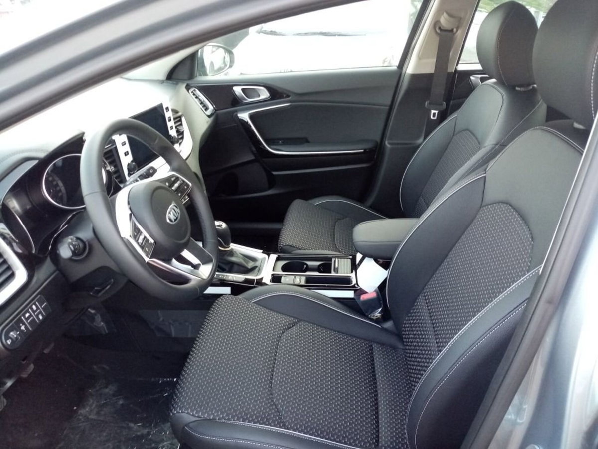 Kia XCeed 1.5 t-gdi mhev Business 140cv mt (5)