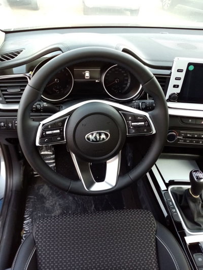 Kia XCeed 1.5 t-gdi mhev Business 140cv mt (6)