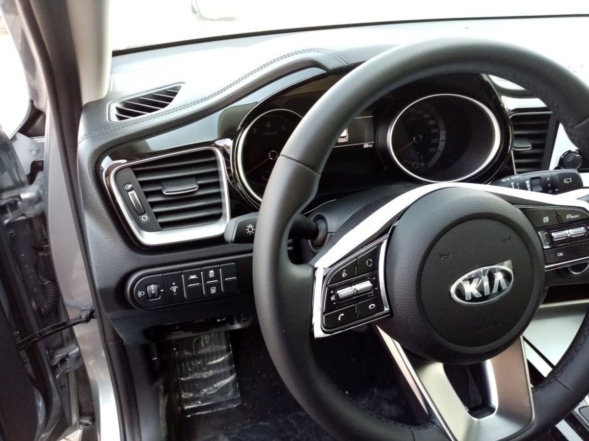 Kia XCeed 1.5 t-gdi mhev Business 140cv mt (8)