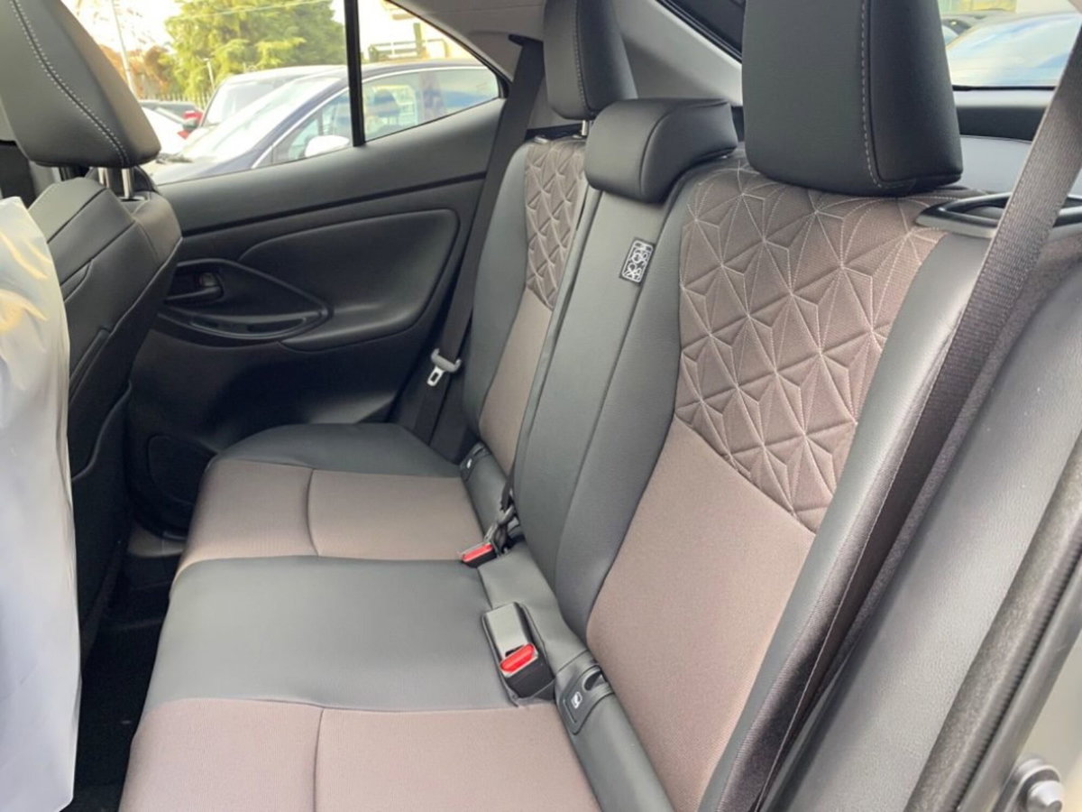 Toyota Yaris Cross 1.5 Hybrid 5p. E-CVT Lounge (12)
