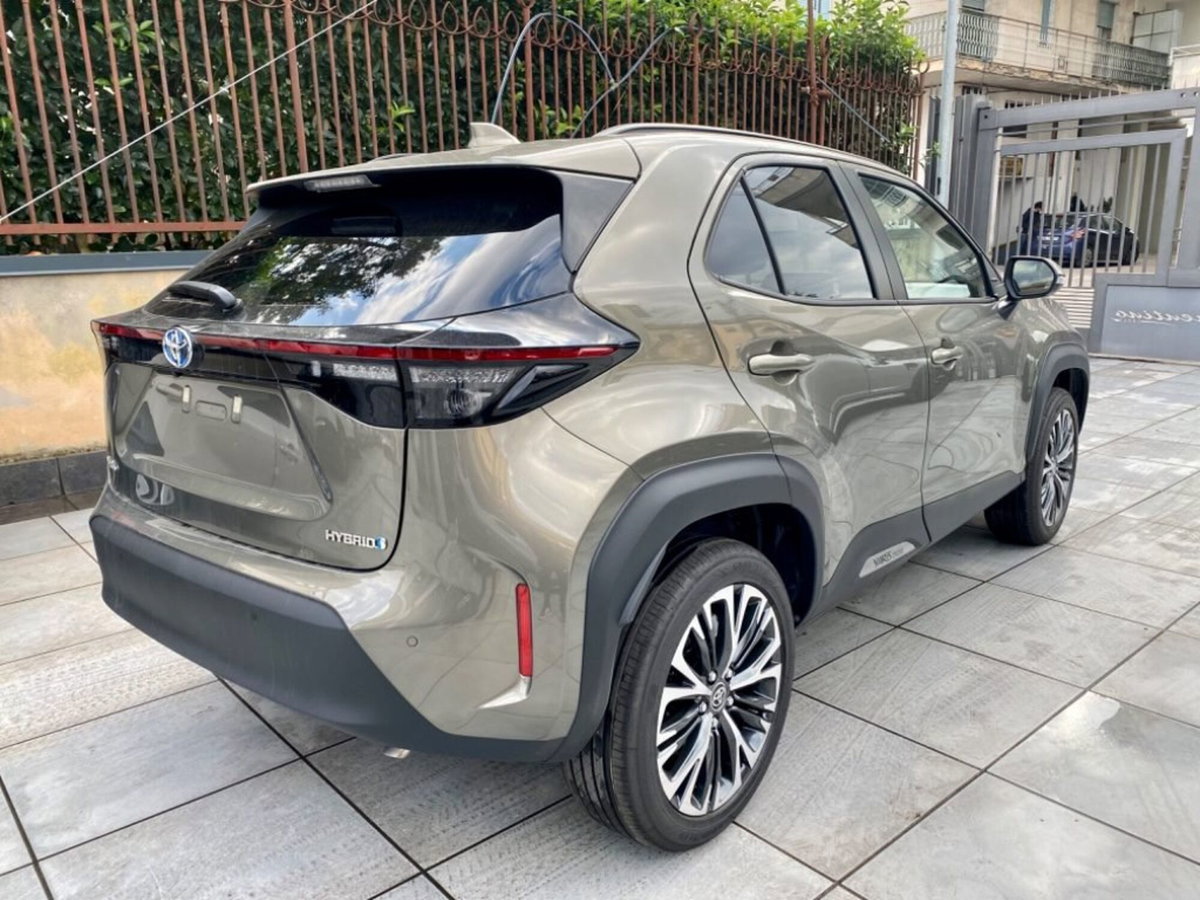 Toyota Yaris Cross 1.5 Hybrid 5p. E-CVT Lounge (3)