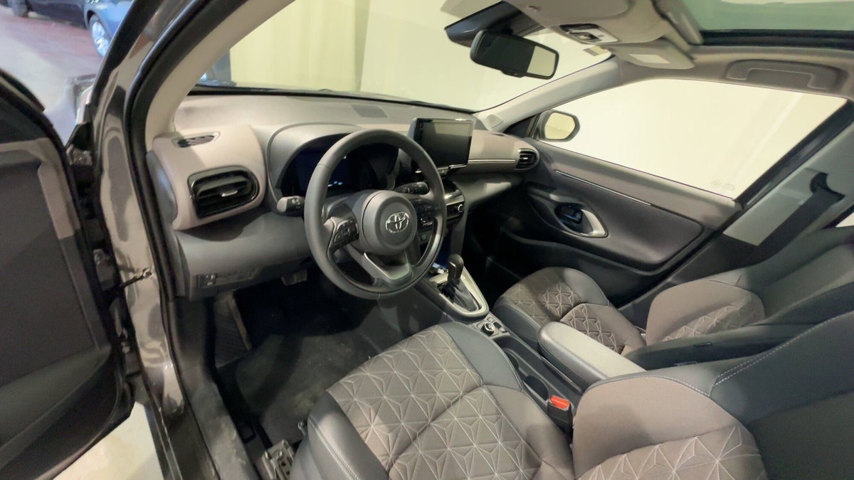Toyota Yaris Cross 1.5 Hybrid 5p. E-CVT Lounge (6)