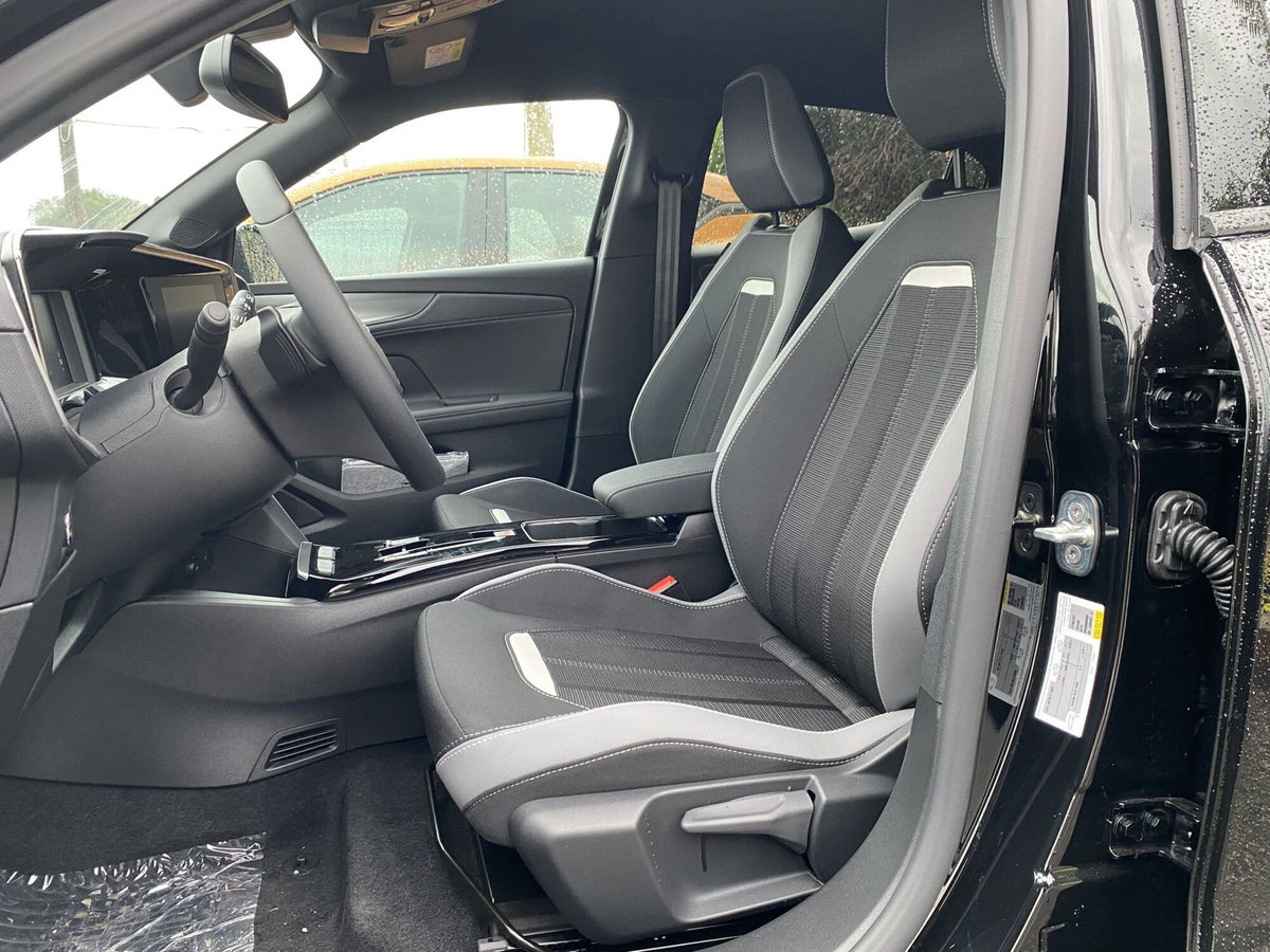 Opel Mokka electric GS 136cv (18)