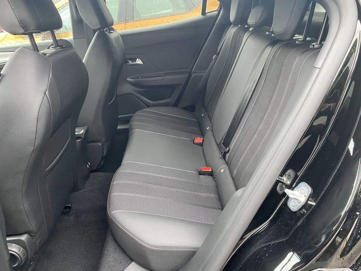 Opel Mokka electric GS 136cv (19)