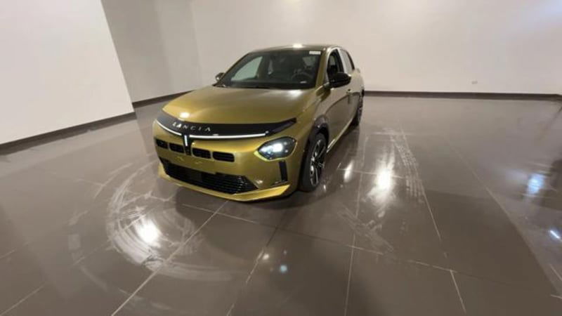 Lancia Ypsilon 1.2 mhev Edizione Cassina e-dct