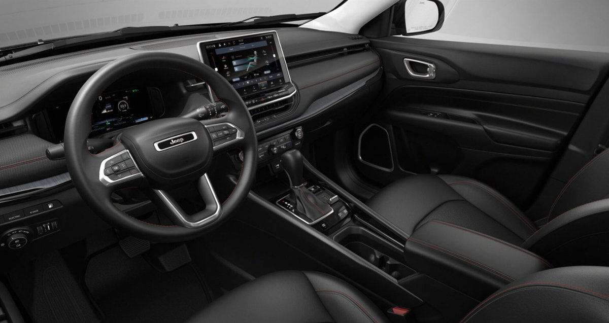Jeep Compass 1.3 T4 240CV PHEV AT6 4xe Trailhawk (4)