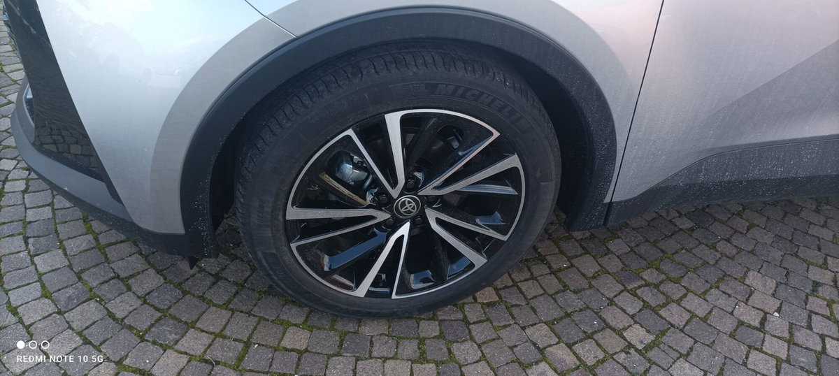 Toyota Toyota C-HR 1.8 hv Lounge fwd e-cvt (13)