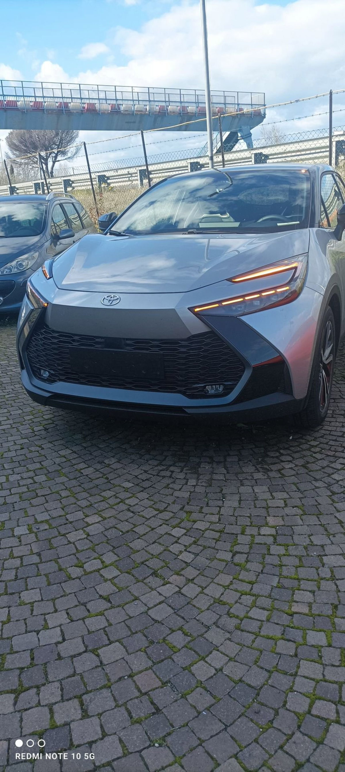 Toyota Toyota C-HR 1.8 hv Lounge fwd e-cvt (4)