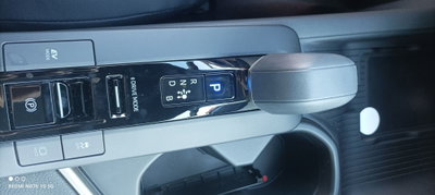 Toyota Toyota C-HR 1.8 hv Lounge fwd e-cvt (8)