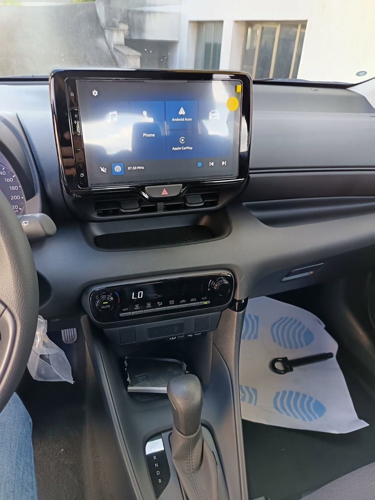 Mazda Mazda2 Hybrid 1.5 VVT e-CVT Full Hybrid Electric Select (12)